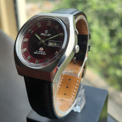 Vintage Ricoh R31 Automatic Red Face New Strap 21 Jewels Day-Date Men's Wrist Watch R120