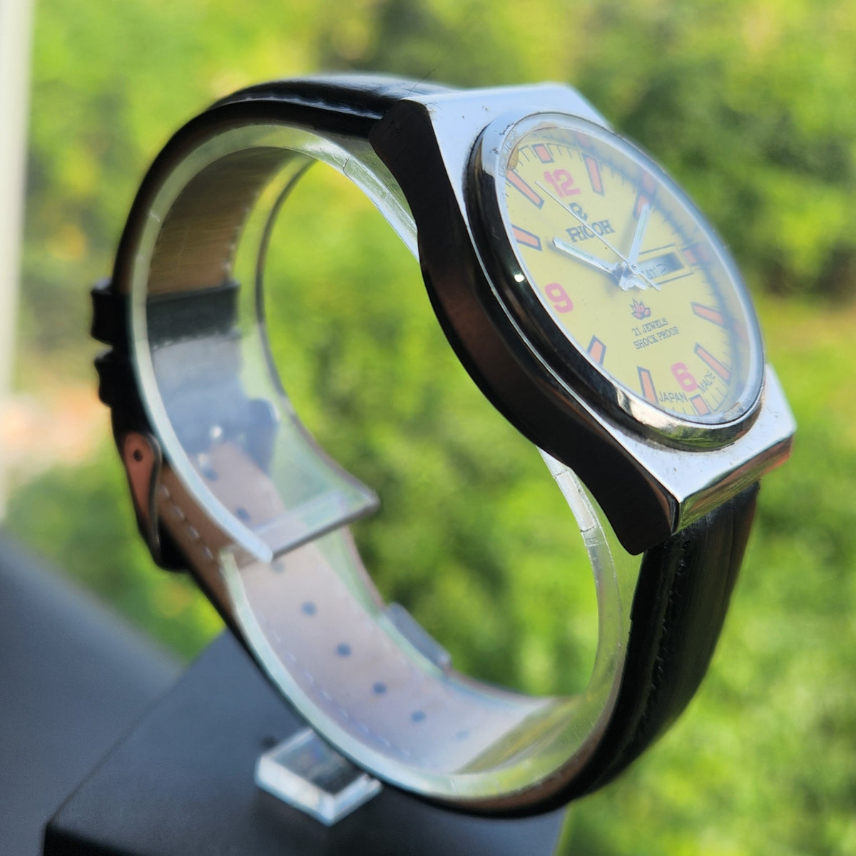 Vintage Ricoh R31 Automatic Yellow Face New Strap 21 Jewels Day-Date Men's Wrist Watch R127