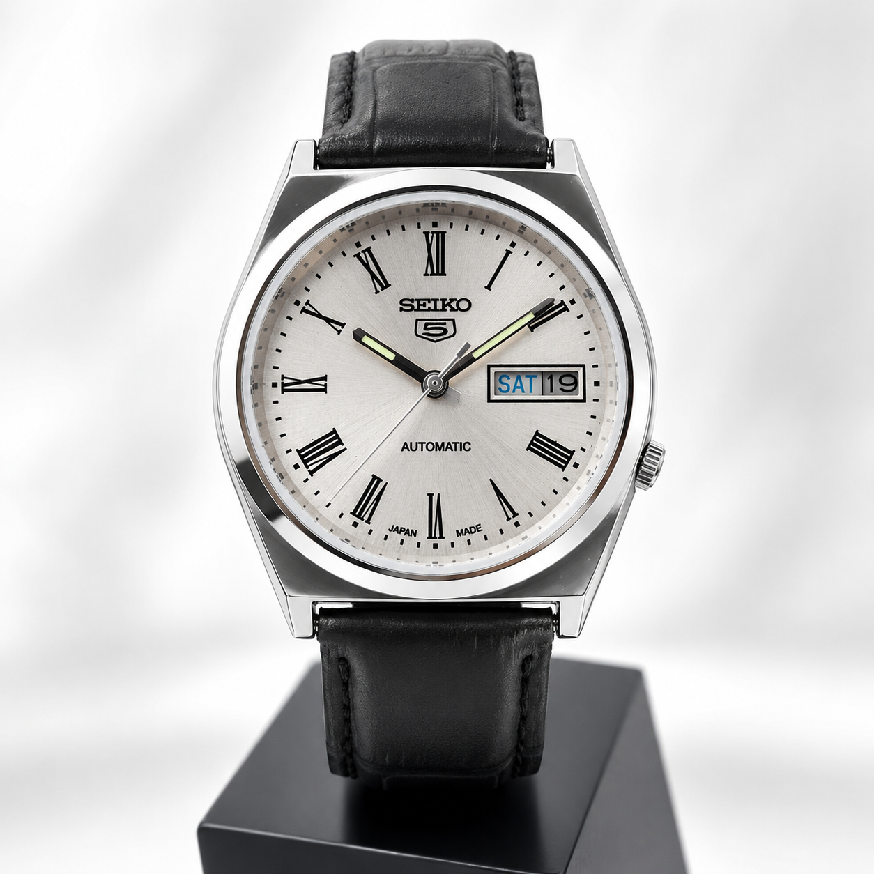 Vintage Mod  Seiko 5 Automatic 17 Jewels Cal. 7009 Silver Face Black Leather Band Day-Date Men's Wrist Watch S012