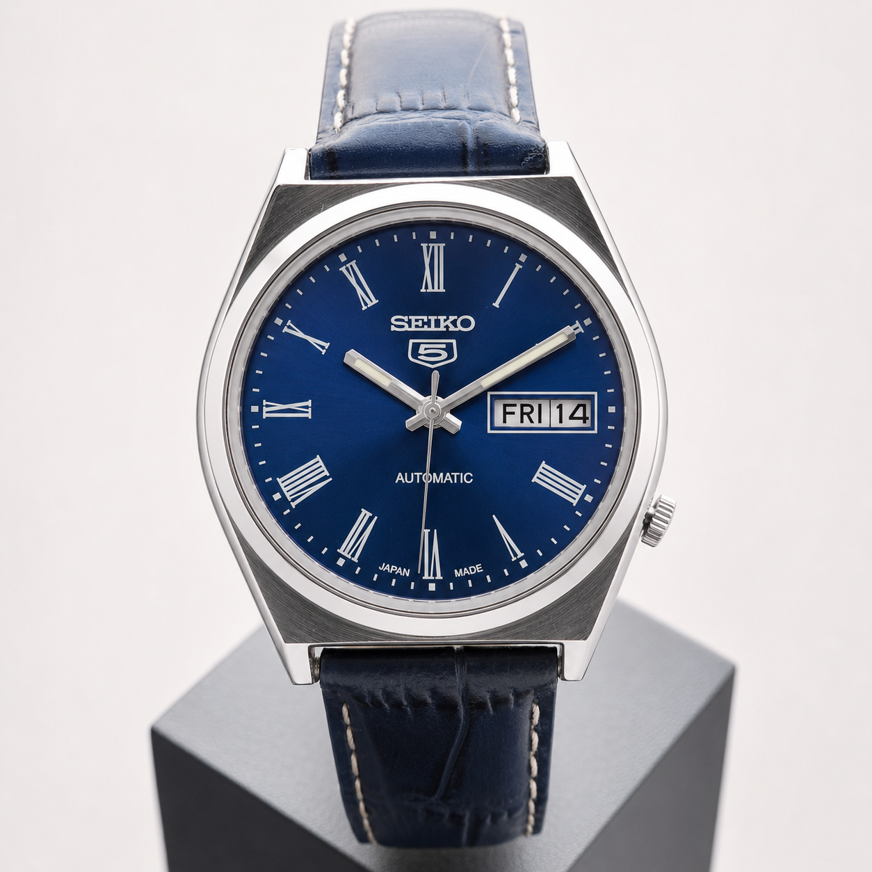 Vintage Mod  Seiko 5 Automatic 17 Jewels Cal. 7009 Blue Face Blue Leather Band Day-Date Men's Wrist Watch S013