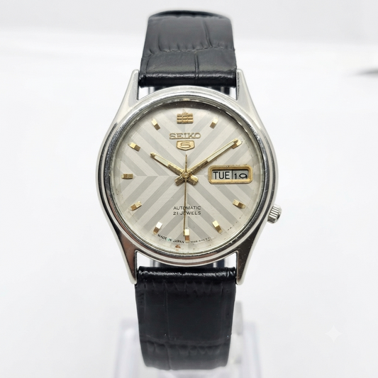 Vintage 1981 Original Seiko 5 Automatic 7009-3101 Silver face 17 Jewels Day-Date Japanese Men's Wrist Watch OG233