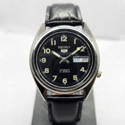 Vintage 1983 Original Seiko 5 Automatic 7009-3181 Black Face 17 Jewels Day-Date Japanese Men's Wrist Watch SA59