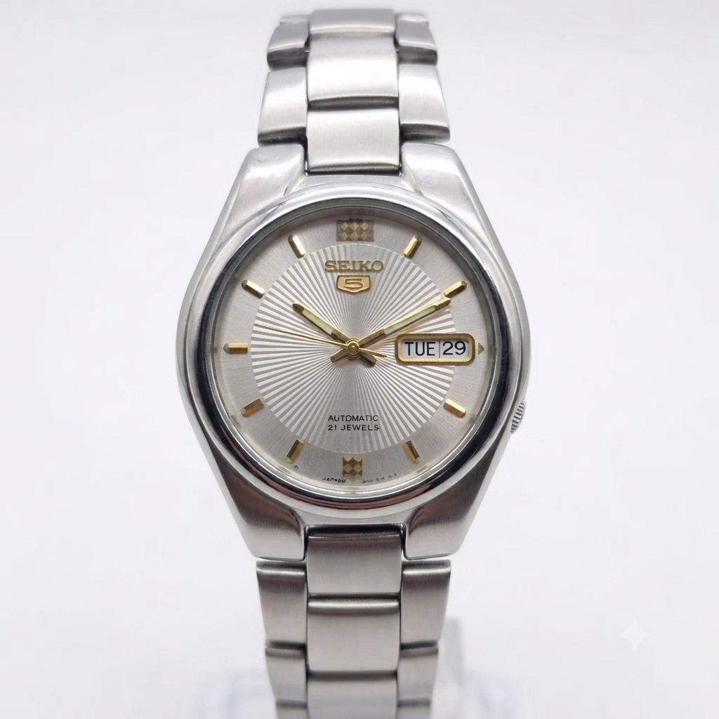 Vintage 1980 Original Seiko 5 Automatic 7S26-03S0 Silver Face 21 Jewels Day-Date Japanese Men's Wrist Watch SA61