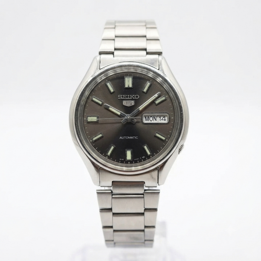 Vintage 1981 Original Seiko 5 Automatic 6309-8230 Black face Day-Date SNXS79K1 Men's Wrist Watch OG215