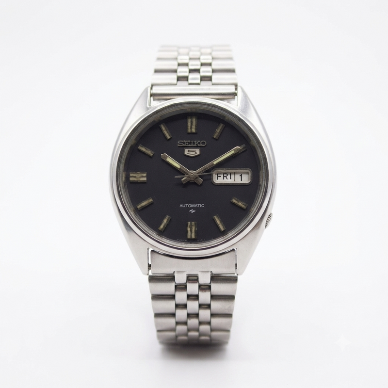 Vintage 1983 Original Seiko 5 Automatic 6309-8920 Black Face 17 Jewels Day-Date Japanese Men's Wrist Watch SK04