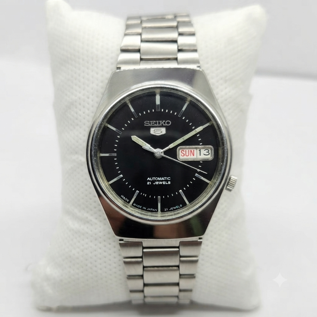 Vintage 1997 Original Seiko 5 Automatic 7s26-7030 Black Face 21 Jewels Day-Date Japanese Men's Wrist Watch SA50