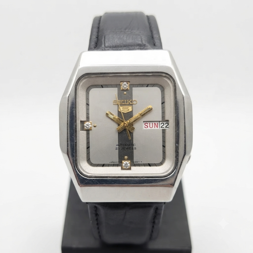 Vintage 1982 Original Seiko 5 Automatic 6349-5010 Grey Face 23 Jewels Day-Date Japanese Men's Wrist Watch VS17