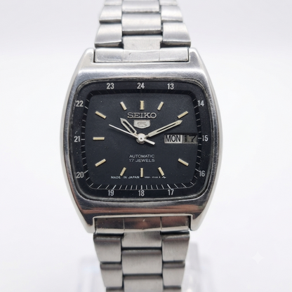 Vintage 1980 Original Seiko 5 Automatic 7019-6081 Black face 17 Jewels Day-Date Japanese Men's Wrist Watch OG136