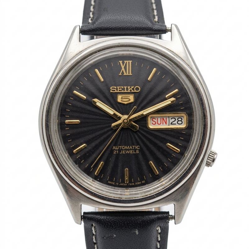 Vintage 1985 Original Seiko 5 Automatic 7009-3020 Blue Face Blue Band 21 Jewels Day-Date Japanese Men's Wrist Watch S161