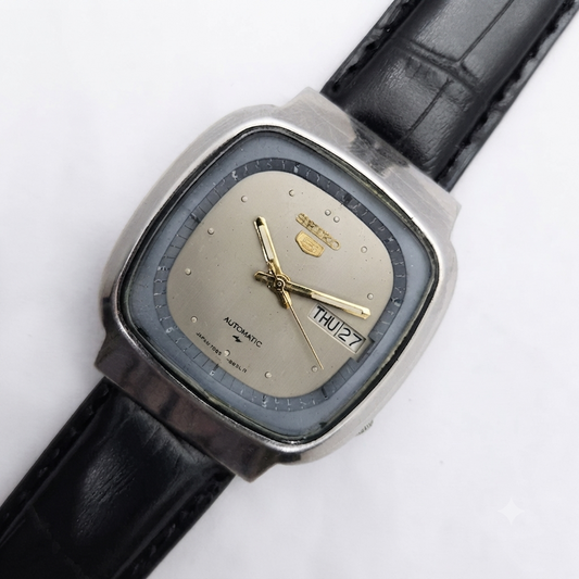 Vintage 1980 Original Seiko 5 Automatic 7009-511A Grey face 17 Jewels Day-Date Japanese Men's Wrist Watch OG142