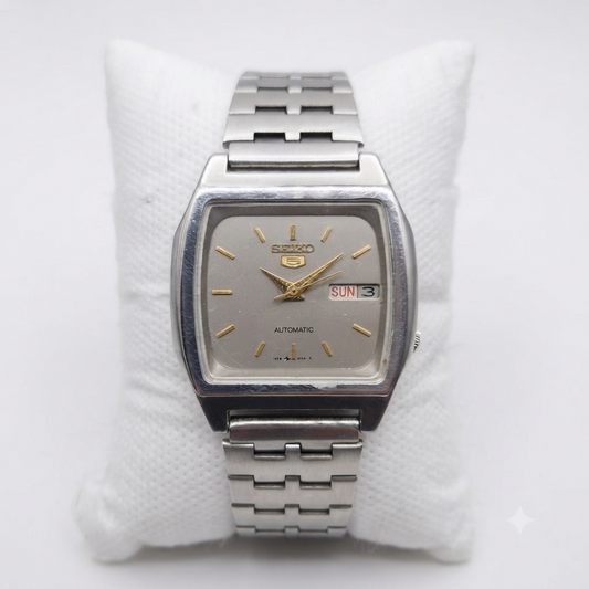 Vintage 1976 Original Seiko 5 Automatic 7009-3090 Grey Face 17 Jewels Day-Date Japanese Men's Wrist Watch VS15