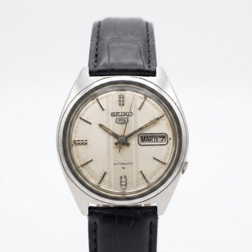 Vintage 1984 Original Seiko 5 Automatic 7009-8750 Silver Face 17 Jewels Day-Date Japanese Men's Wrist Watch OG221