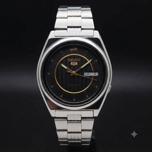 Vintage 1974 Original Seiko 5 Automatic 7019-8180 Black face 21 Jewels Day-Date Japanese Men's Wrist Watch OG261