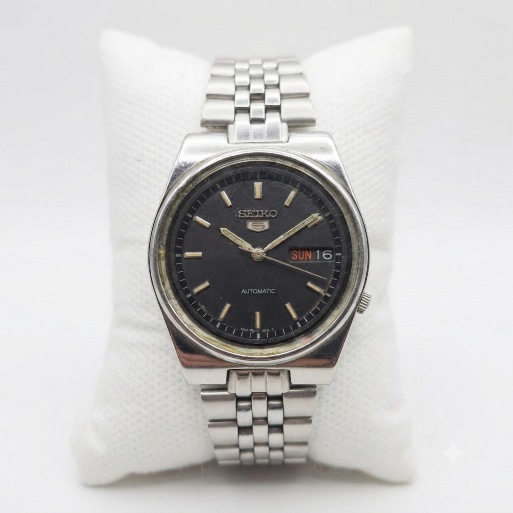 Vintage 1984 Original Seiko 5 Automatic 7009-3181 Black Face 17 Jewels Day-Date Japanese Men's Wrist Watch VS16