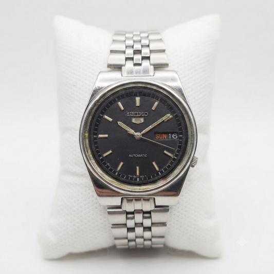Vintage 1984 Original Seiko 5 Automatic 7009-3181 Black Face 17 Jewels Day-Date Japanese Men's Wrist Watch VS16