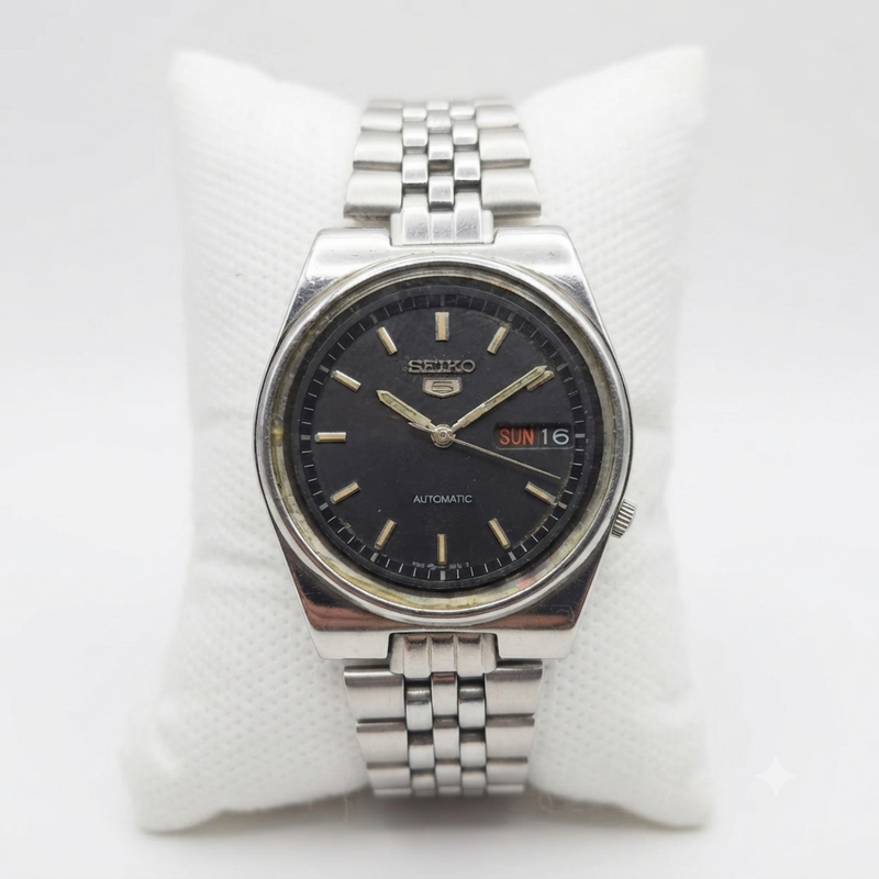 Vintage 1984 Original Seiko 5 Automatic 7009-3181 Black Face 17 Jewels Day-Date Japanese Men's Wrist Watch VS16