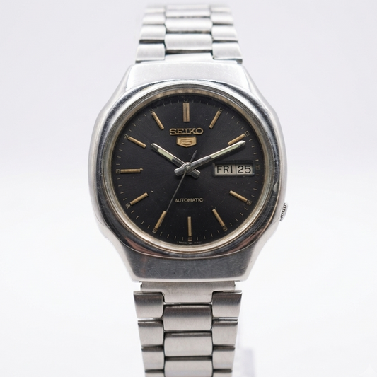 Vintage 1975 Original Seiko 5 Automatic 7005-8022 Black Face 17 Jewels Day-Date Japanese Men's Wrist Watch SA37