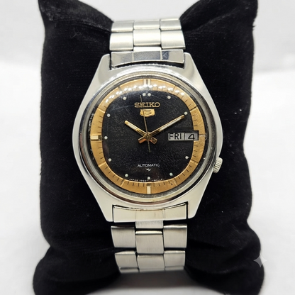 Vintage 1981 Original Seiko 5 Automatic 7009-529B Black Face 17 Jewels Day-Date Japanese Men's Wrist Watch SA20