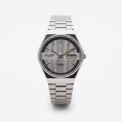 Vintage 1983 Original Citizen Automatic 8200 Grey Face 35MM case Day-Date Japanese Men's Wrist Watch CT120