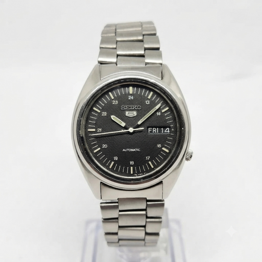 Vintage 1977 Original Seiko 5 Automatic 7009-3040 Black Face 17 Jewels Day-Date Japanese Men's Wrist Watch SA25