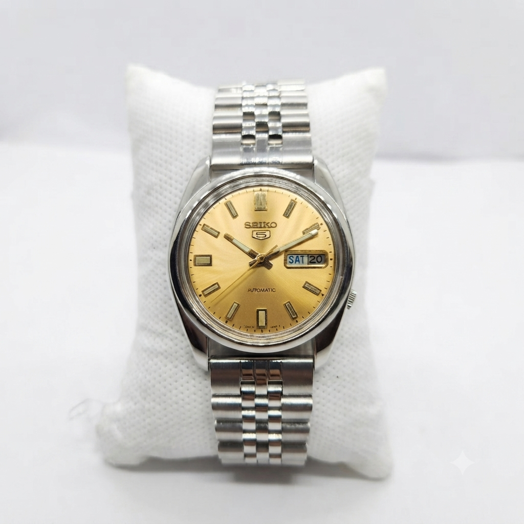 Vintage 1985 Original Seiko 5 Automatic 7009-821J Gold Face 17 Jewels Day-Date Japanese Men's Wrist Watch SA43