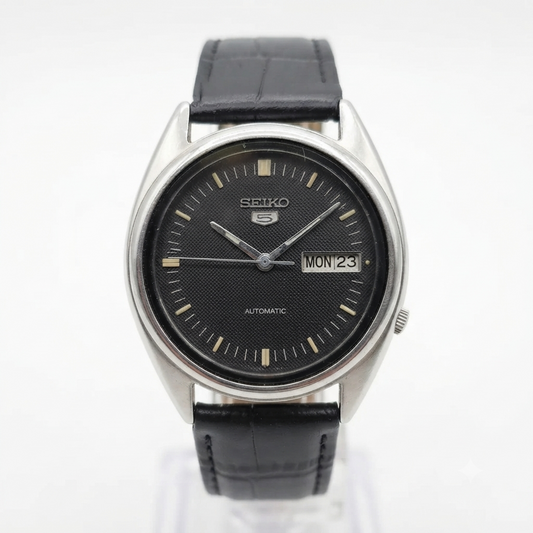 Vintage 1984 Original Seiko 5 Automatic 7009-3041 black face 17 Jewels Day-Date Japanese Men's Wrist Watch OG45