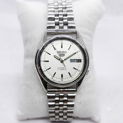 Vintage 1985 Original Seiko 5 Automatic 7009-6001 White Face 17 Jewels Day-Date Japanese Men's Wrist Watch SA41