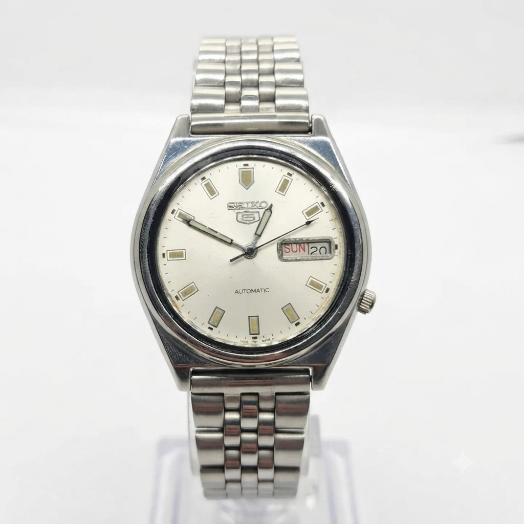Vintage 1981 Original Seiko 5 Automatic 7009-3071 Silver face 17 Jewels Day-Date Japanese Men's Wrist Watch OG221