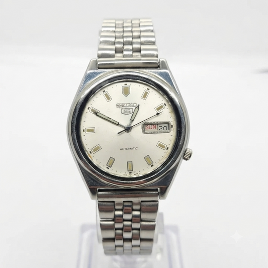 Vintage 1981 Original Seiko 5 Automatic 7009-3071 Silver face 17 Jewels Day-Date Japanese Men's Wrist Watch OG221