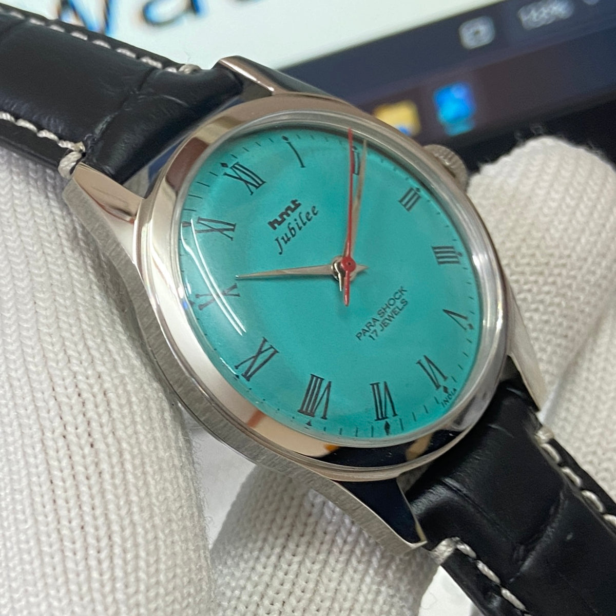 Hmt jubilee para shock tiffany blue mechanical hand winding men's wrist watch