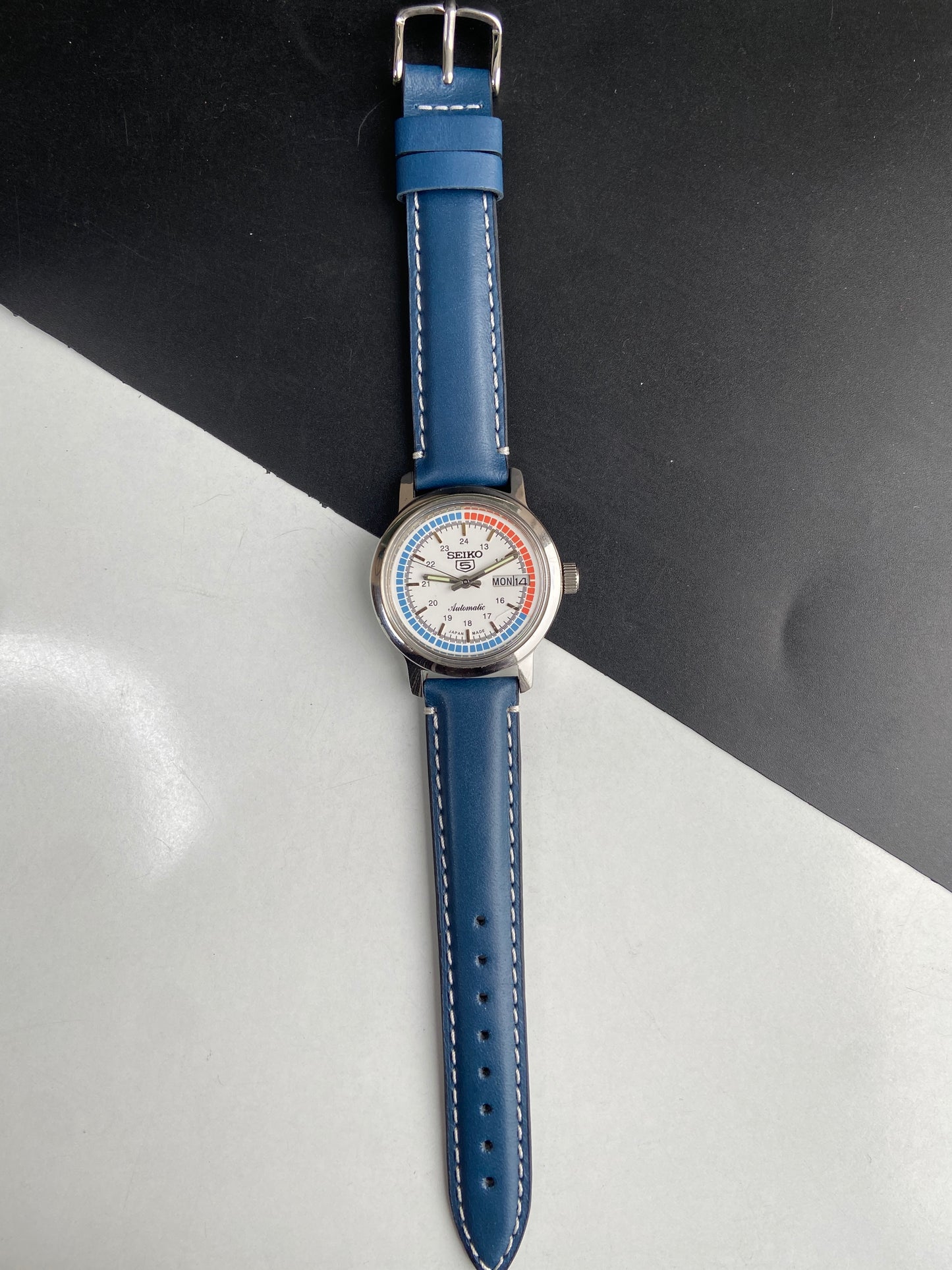 Vintage Mod Seiko 5 Automatic 6309A 17 Jewels Japan Men's Day-Date White Face Wrist Watch E46