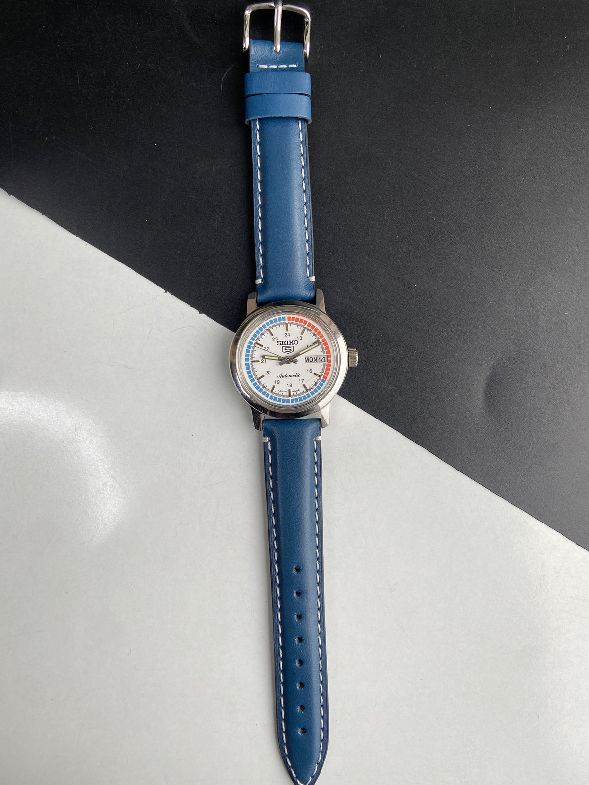 Vintage Mod Seiko 5 Automatic 6309A 17 Jewels Japan Men's Day-Date White Face Wrist Watch E46