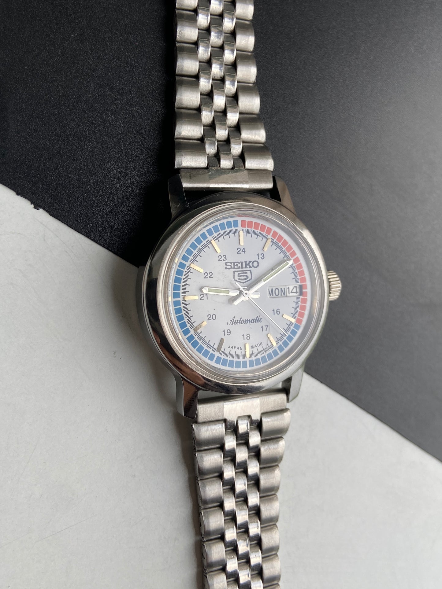 Vintage Mod Seiko 5 Automatic 6309A 17 Jewels Japan Men's Day-Date White Face Wrist Watch E46
