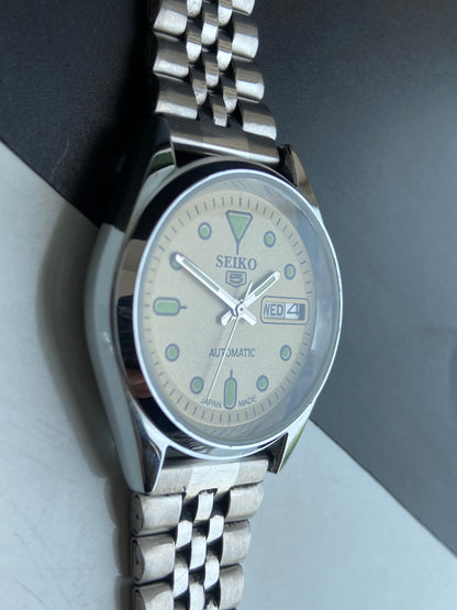 Vintage Mod Seiko 5 Automatic 6309A 17 Jewels Japan Men's Day-Date Yellow Face Wrist Watch E52