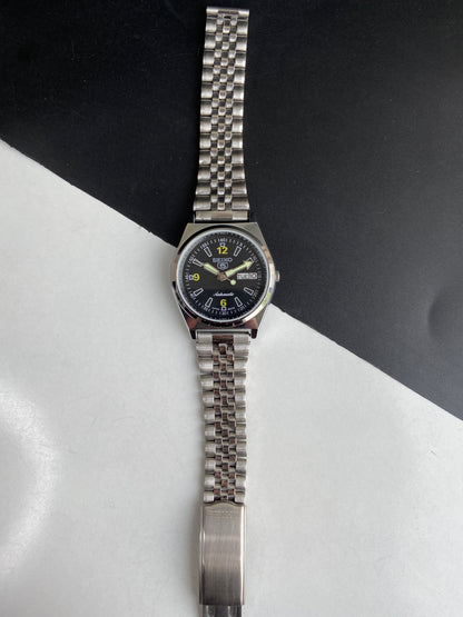 Vintage Mod Seiko 5 Automatic 6309A 17 Jewels Japan Men's Day-Date Black Face Wrist Watch E70
