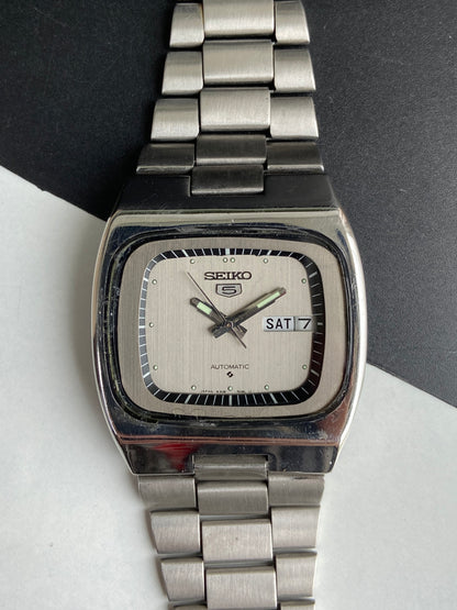 Vintage 1981 Original Seiko 5 Automatic 6309-5080 Silver Face 17 Jewels Day-Date Japanese Men's Wrist Watch E82