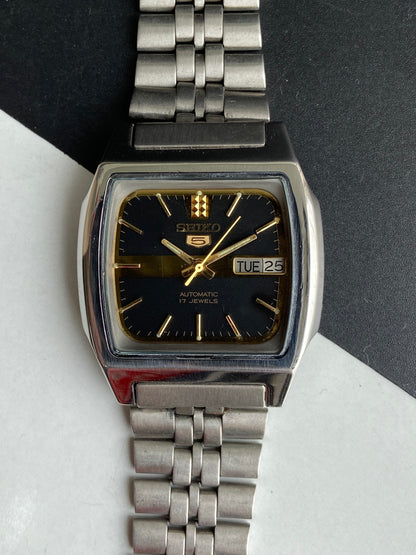 Vintage 1980 Original Seiko 5 Automatic 7009-6001 Black Face 17 Jewels Day-Date Japanese Men's Wrist Watch E86