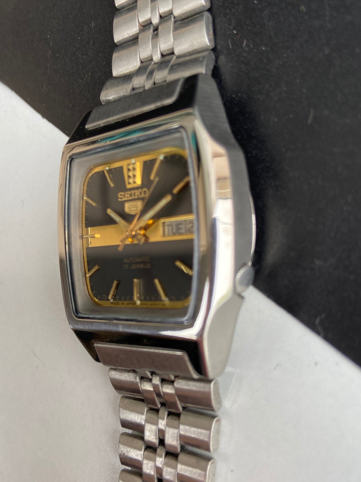 Vintage 1980 Original Seiko 5 Automatic 7009-6001 Black Face 17 Jewels Day-Date Japanese Men's Wrist Watch E86