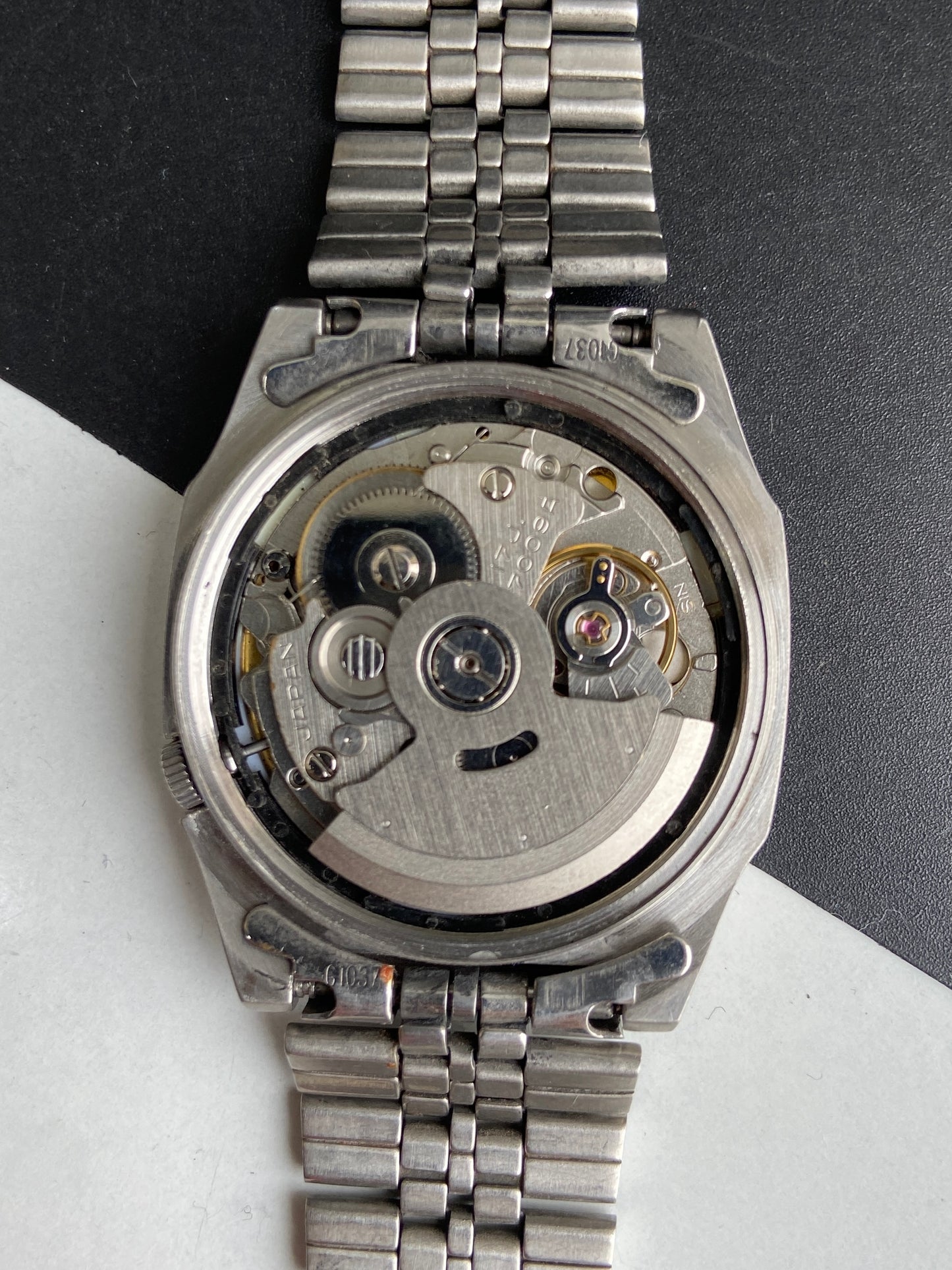 Vintage 1980 Original Seiko 5 Automatic 7009-6001 Black Face 17 Jewels Day-Date Japanese Men's Wrist Watch E86