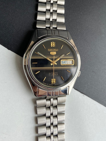 Vintage 1984 Original Seiko 5 Automatic 7009-6001 Black Face 17 Jewels Day-Date Japanese Men's Wrist Watch E87
