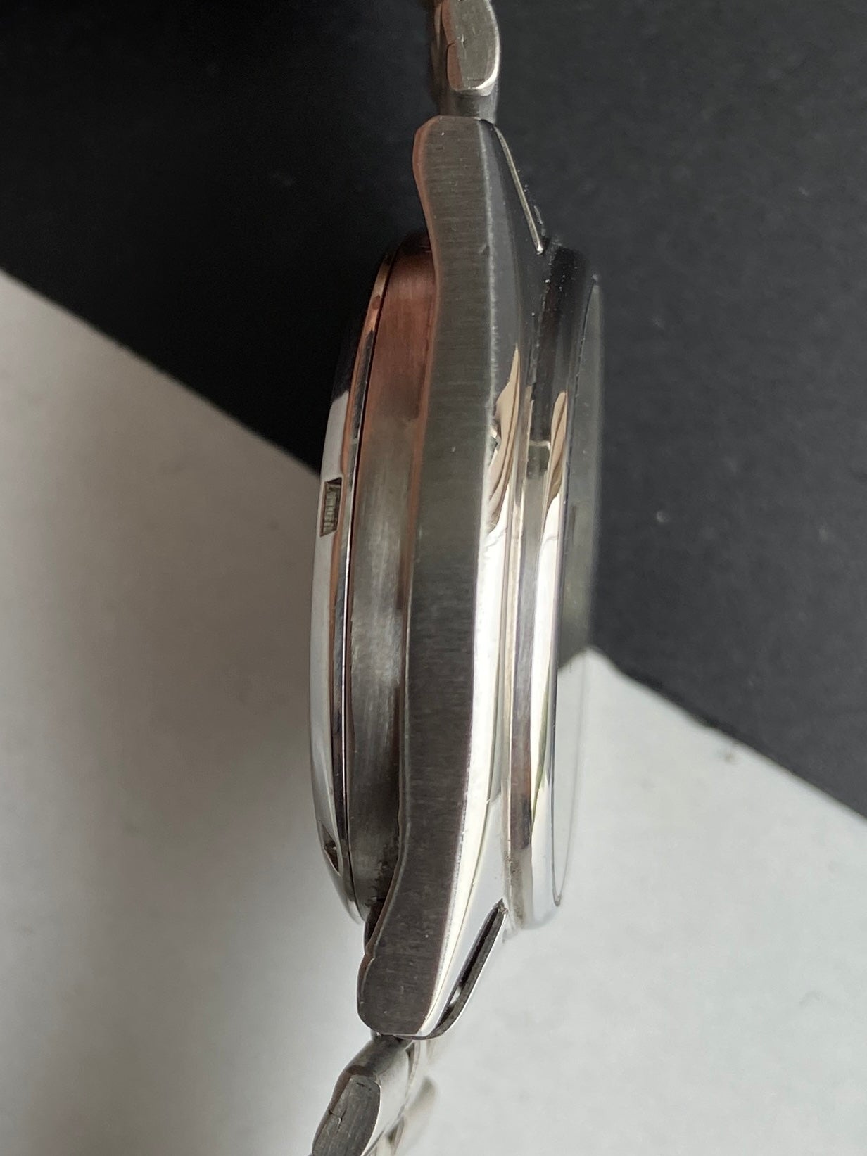 Vintage 1984 Original Seiko 5 Automatic 7009-6001 Black Face 17 Jewels Day-Date Japanese Men's Wrist Watch E87