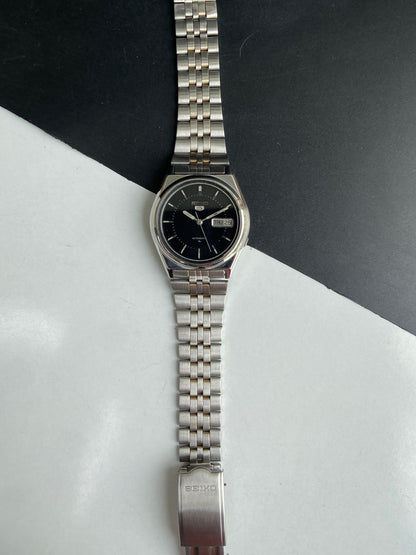 Vintage 1985 Original Seiko 5 Automatic 7009-8760 Black Face 17 Jewels Day-Date Japanese Men's Wrist Watch E88