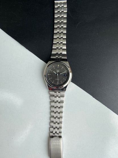 Vintage 1982 Original Seiko 5 Automatic 7009-876A Black Face 17 Jewels Day-Date Japanese Men's Wrist Watch E91