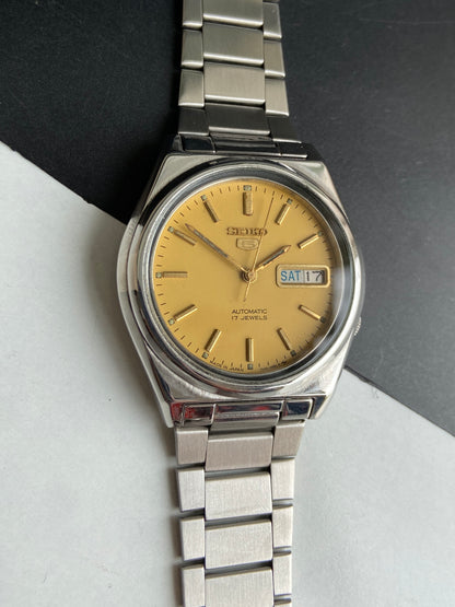 Vintage 1985 Original Seiko 5 Automatic 7009-8330 Golden Face 17 Jewels Day-Date Japanese Men's Wrist Watch E93