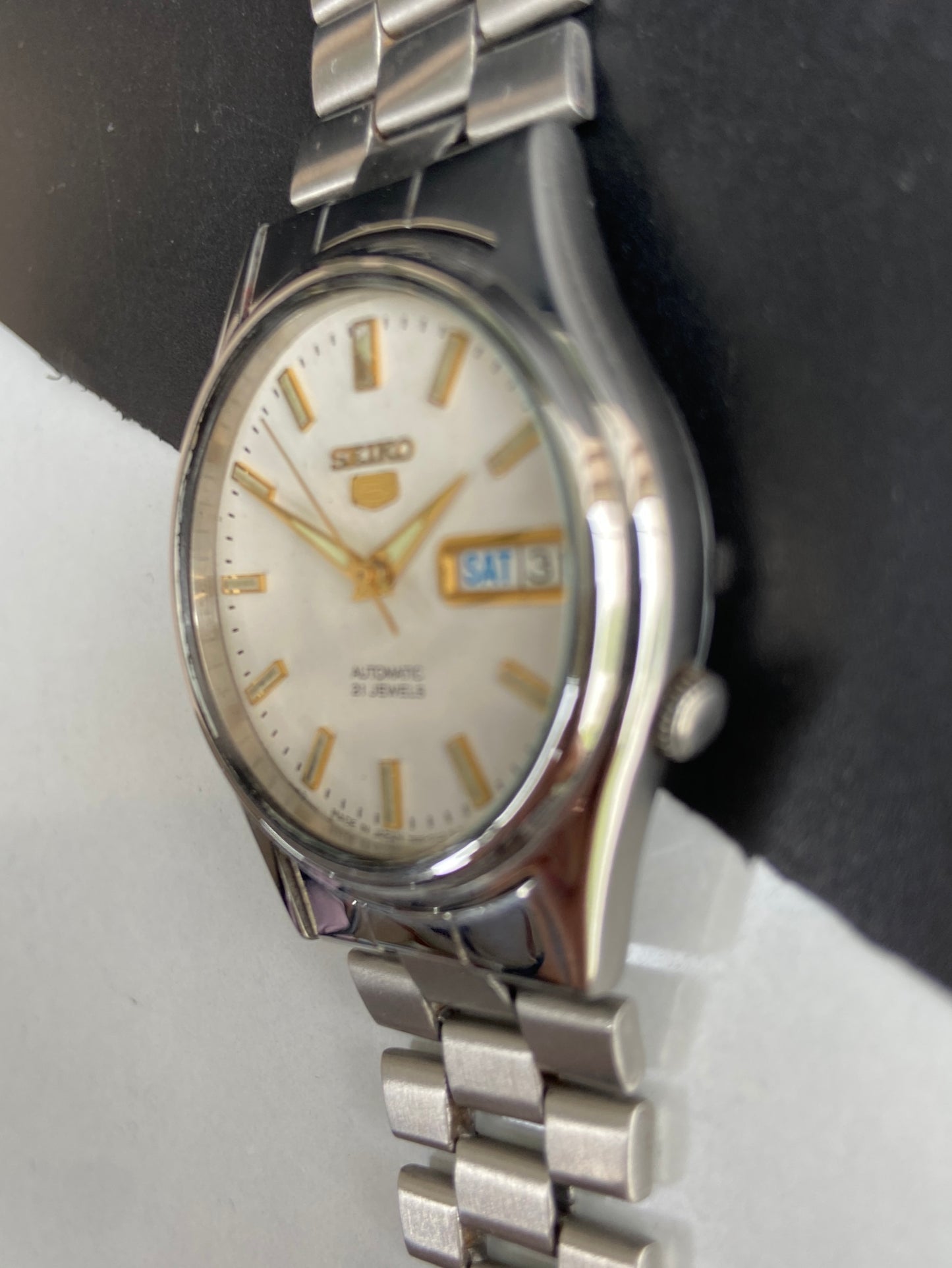 Vintage 1998 Original Seiko 5 Automatic 7S26-3130 White Face 21 Jewels Day-Date Japanese Men's Wrist Watch E97