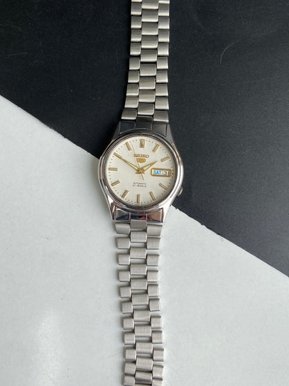 Vintage 1998 Original Seiko 5 Automatic 7S26-3130 White Face 21 Jewels Day-Date Japanese Men's Wrist Watch E97