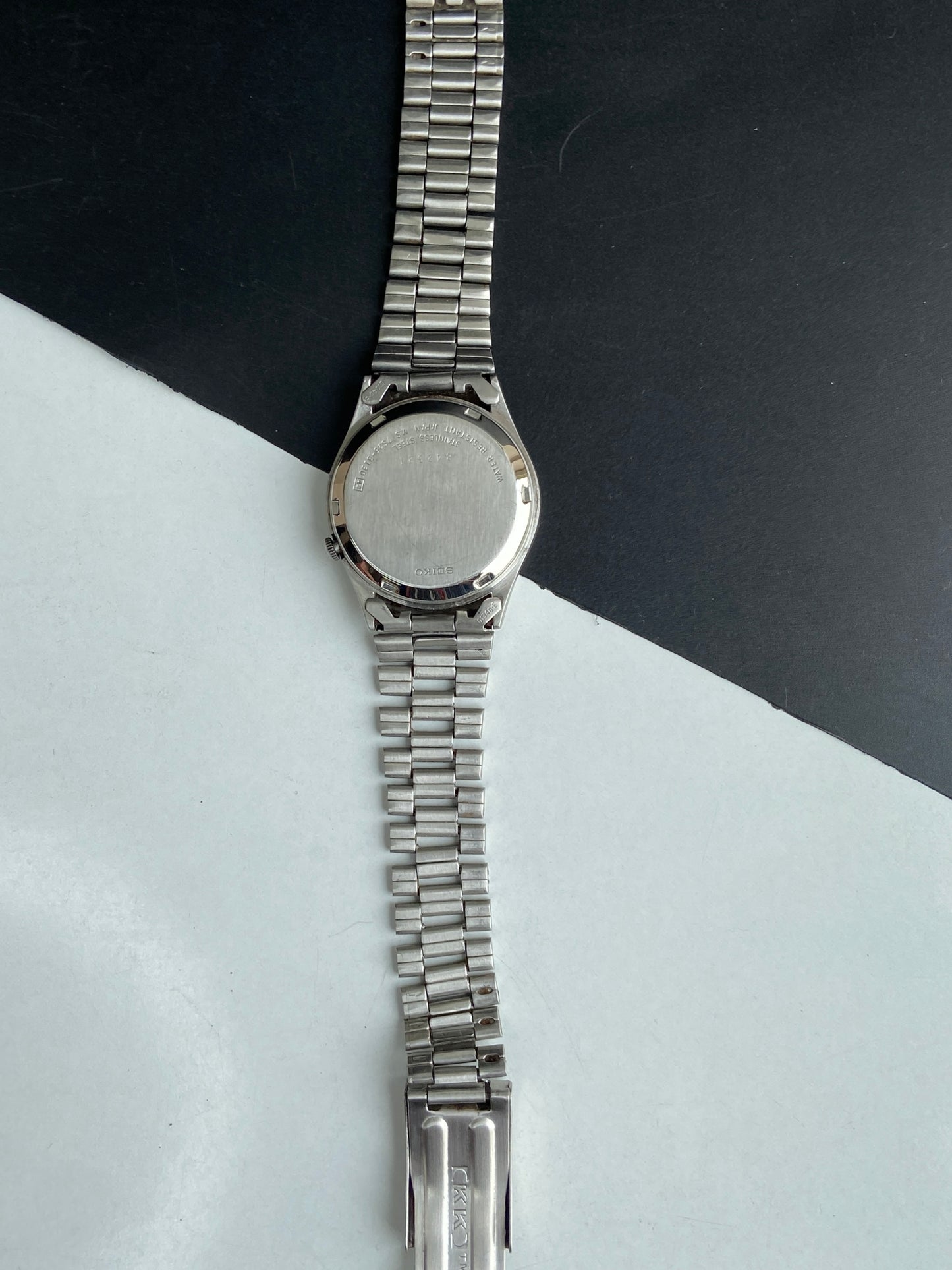 Vintage 1998 Original Seiko 5 Automatic 7S26-3130 White Face 21 Jewels Day-Date Japanese Men's Wrist Watch E97