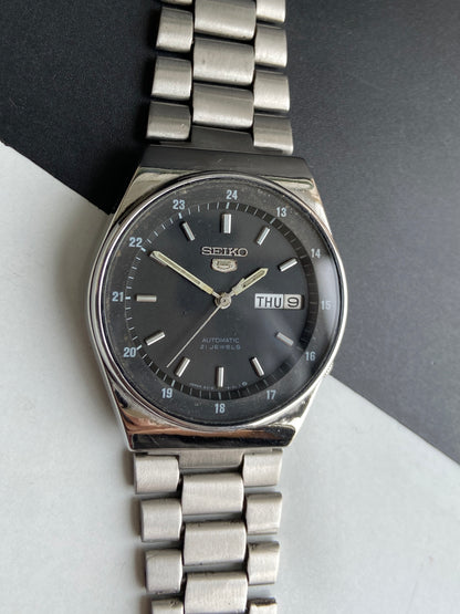 Vintage 1976 Original Seiko 5 Automatic 6319-7110 Black Face 21 Jewels Day-Date Japanese Men's Wrist Watch E99