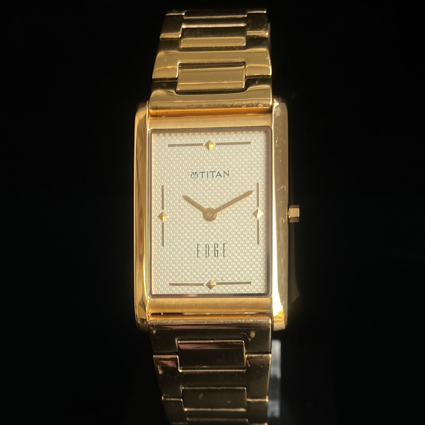 Original TITAN EDGE 1043SBA Rectangular Golden Face 25MM Case Men's Watch k26