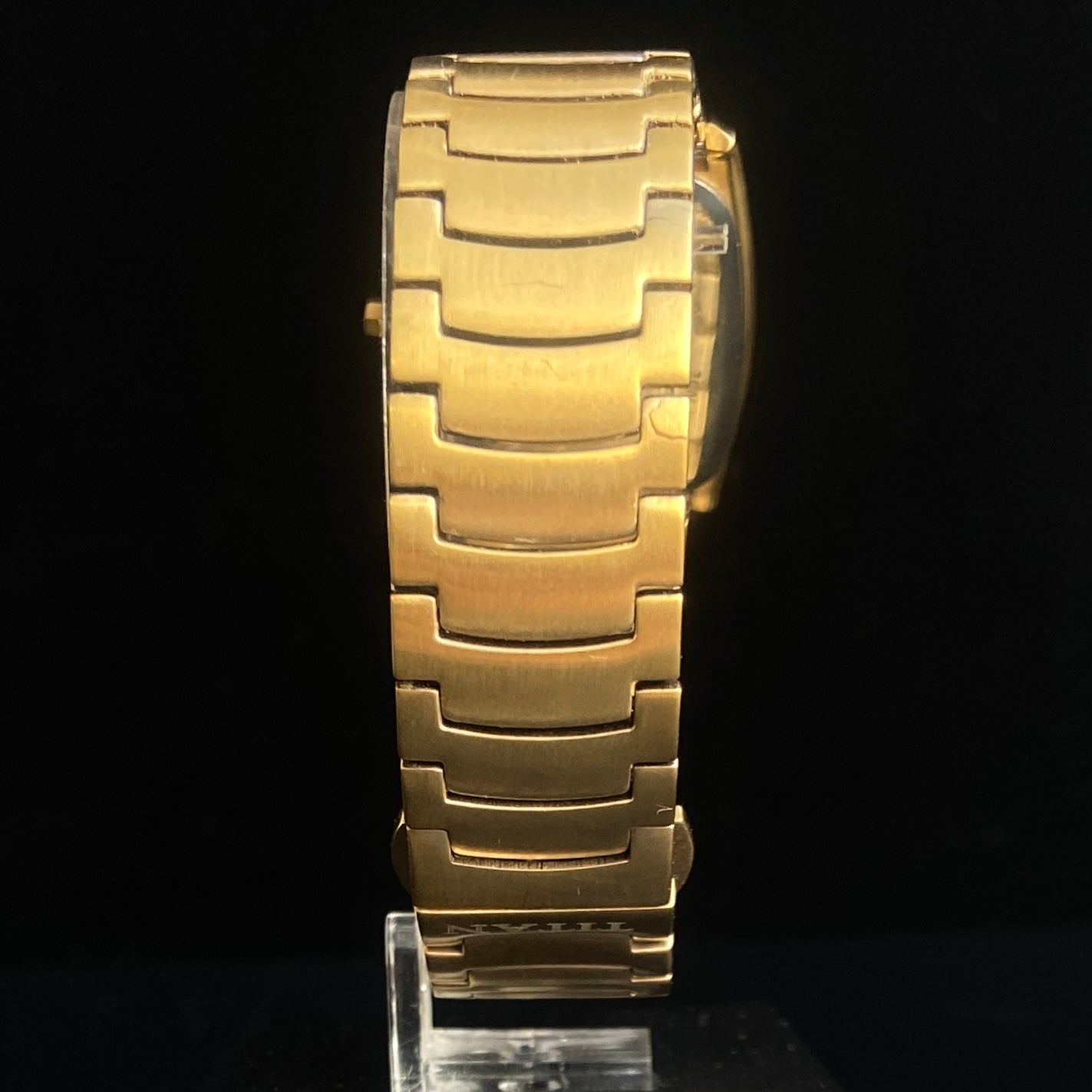 Original TITAN EDGE 1044YCE31 Barrel Black Face 29MM Case Men's Watch k29